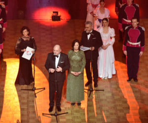 XIV Marszałkowski Bal Dobroczynny w CKK Jordanki. Zdjęcia ze środka. Efektowne kreacje VIP-ów