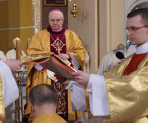 Nowy biskup zdradził, o czym myślał w czasie święceń. WZRUSZAJĄCY wpis