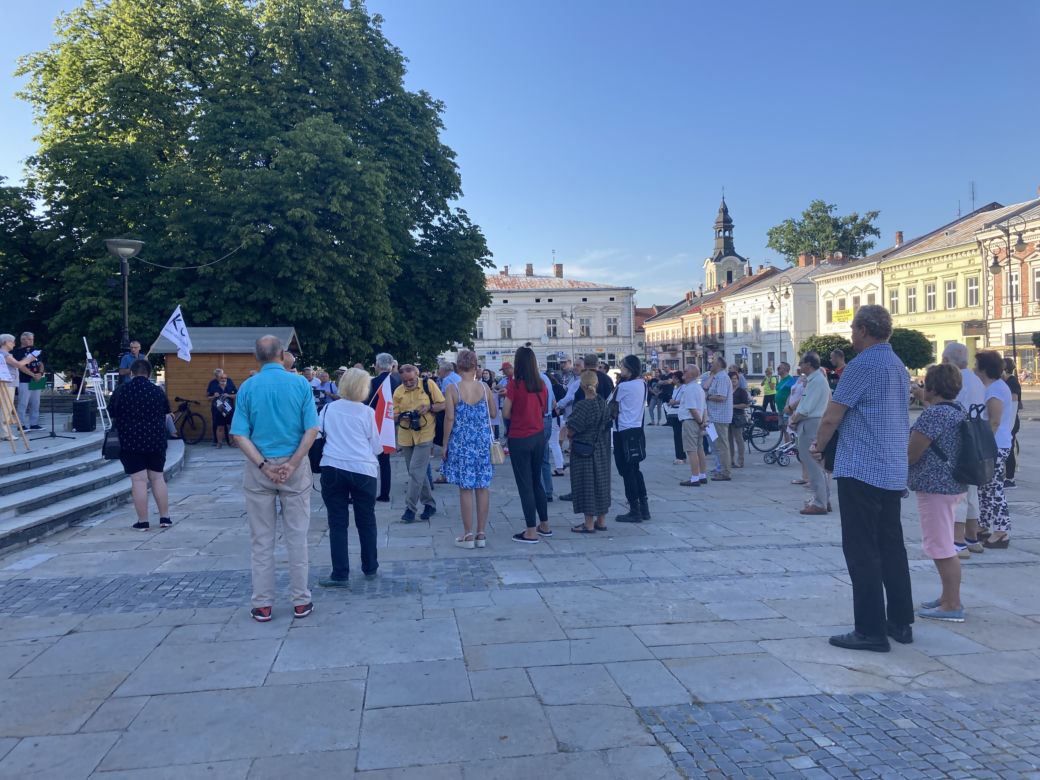 Protest w Nowym Sączu przeciwko zmianom w ustawie o radiofonii i telewizji
