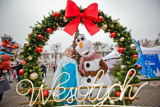 Diabelski młyn, lodowisko i tysiące lampek w Poznaniu! Ruszył Jarmark Świąteczny na Targach