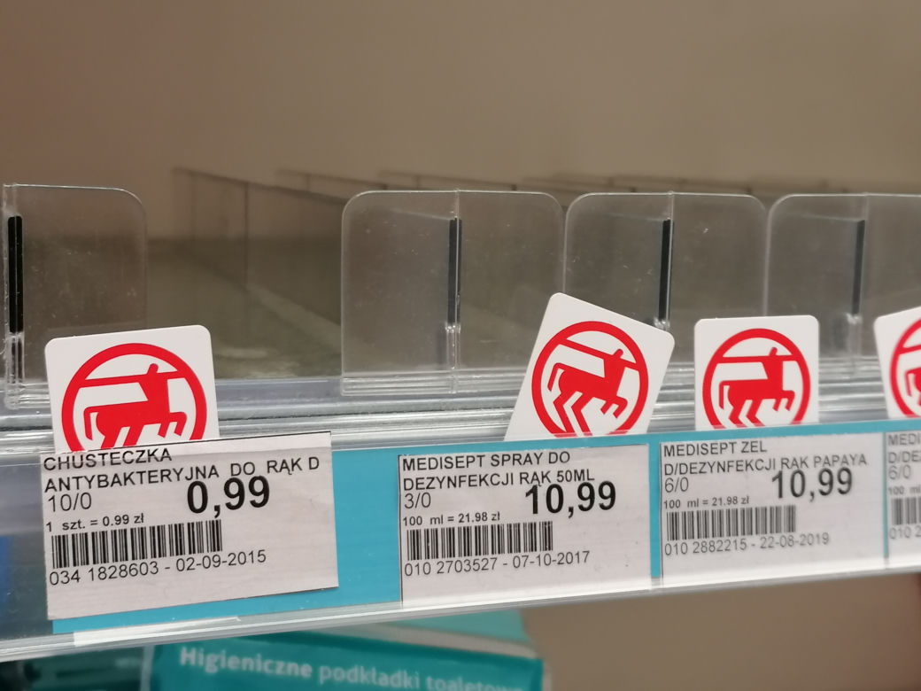 Mieszkańcy wpadli w panikę. Puste półki w sklepach