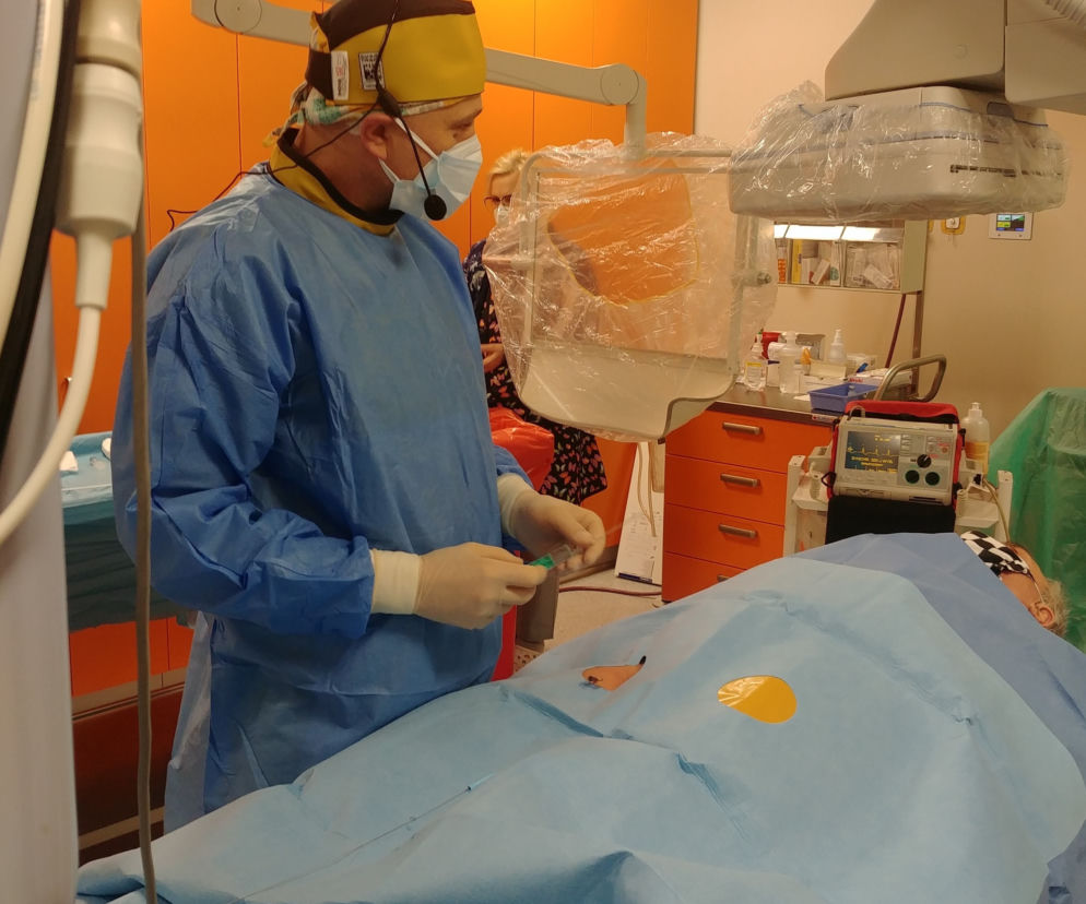 dr n. med. Marcin Szczasny, operator zabiegów, Pracownia Elektrofizjologii i Elektroterapii Oddziału Kardiologii WSS Stefana Kardynała Wyszyńskiego w Lublinie