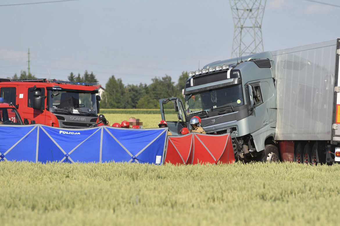 Znak "stop" stanął na skrzyżowaniu śmierci. Minął rok od potwornej tragedii w Elżbietowie