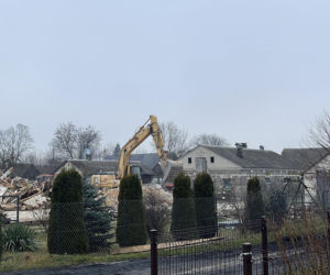 Rozbiórka domu Wesołowskich z Wyryków. Coś się w końcu ruszyło. Taki prezent na święta.