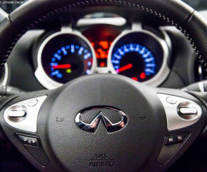 Infiniti ESQ