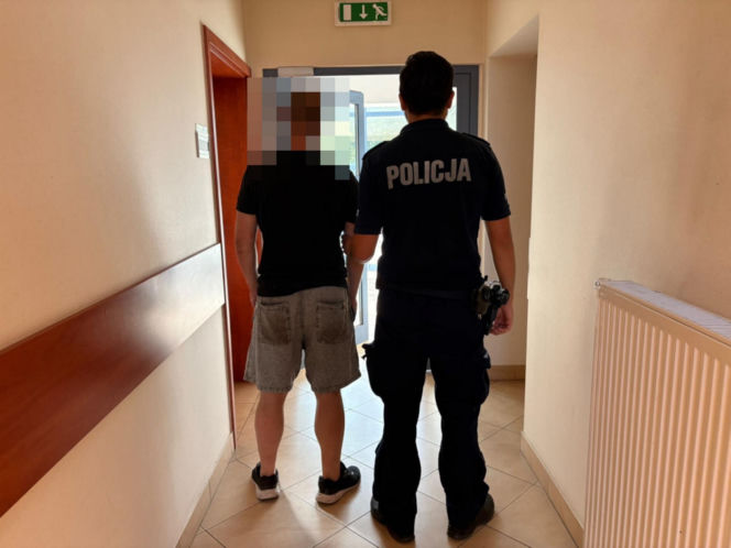 Przywiązał psa do drzewa i zostawił
