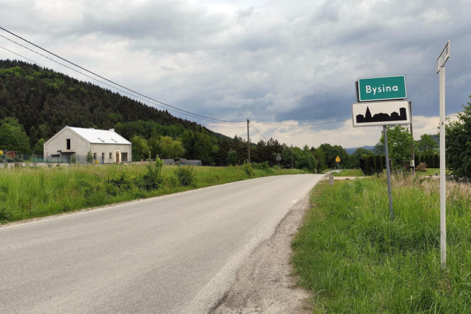 "Pacjentki porzuciły konwencjonalną terapię, by „leczyć się” lampami. Szaman z Małopolski nie trafi za kraty"