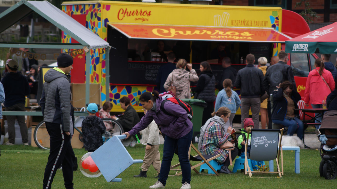 Festiwal Food Trucków 2021. Restauracje na kółkach zaparkowały na Wyspie Młyńskiej