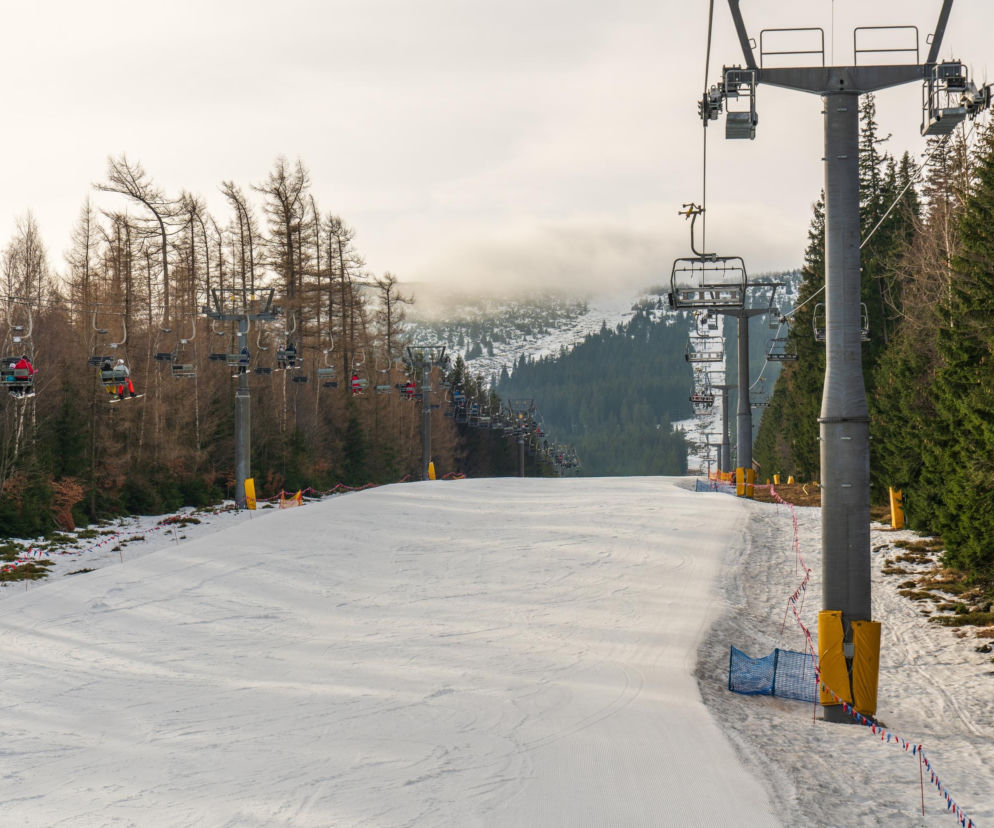 Kiedyś było perełką na ferie zimowe. Teraz niknie w tłumie