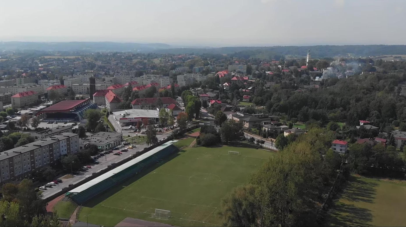 Pszów: Śląska Perła Pielgrzymkowa z Uśmiechniętą Madonną. Odkryj "Wieś Psów"