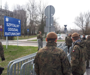 Szpital w Poznaniu staje STREFĄ ZAMKNIĘTĄ! Będzie policja i wojsko!
