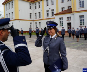 Nowi oficerowie w warmińsko-mazurskiej policji. Czekali na to kilkanaście miesięcy [ZDJĘCIA]