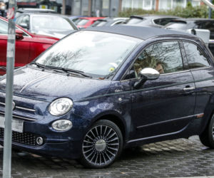 Agnieszka Woźniak-Starak jeździ Fiatem 500C Riva