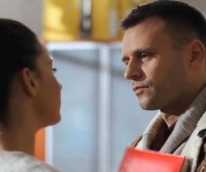 M jak miłość. Radek Sajdak (Bartłomiej Chowaniec), Iza (Sandra Staniszewska)
