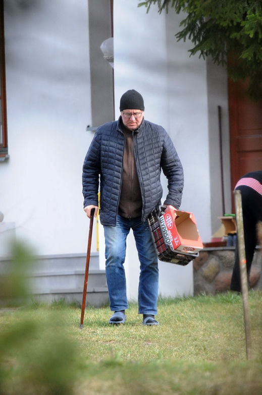 Siedzę jak mysz pod miotłą, a wirus mnie dopadł