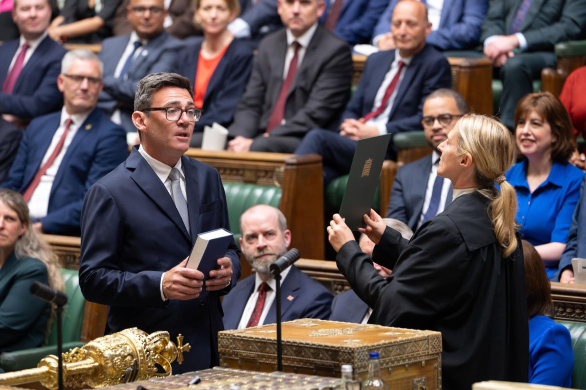 Andy Burnham został w poniedziałek 59. premierem Wielkiej Brytanii - potwierdził Pałac Buckingham