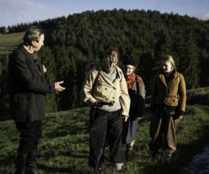 Gra z Cieniem sezon 2, Staszka (Kinga Preis), Helena Bielawska (Natalia Rybicka), Basia Lewocka (Elżbietę Zajko), Ślimak (Piotr Cyrwus)