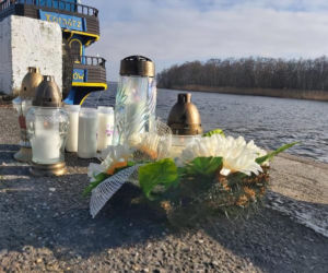 Dziwnów: Cała rodzina, w tym małe dzieci i piesek, była w aucie. Wpadli do wody, wszyscy utonęli
