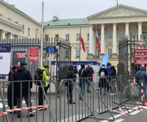 Szczepienia na pl.Bankowym w Warszawie