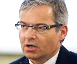 MIROSŁAW CZEKAJ