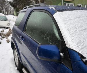 Gołoledź paraliżuje Polskę