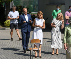 Wybory 2020 Donald Tusk zagłosował z żoną i córką