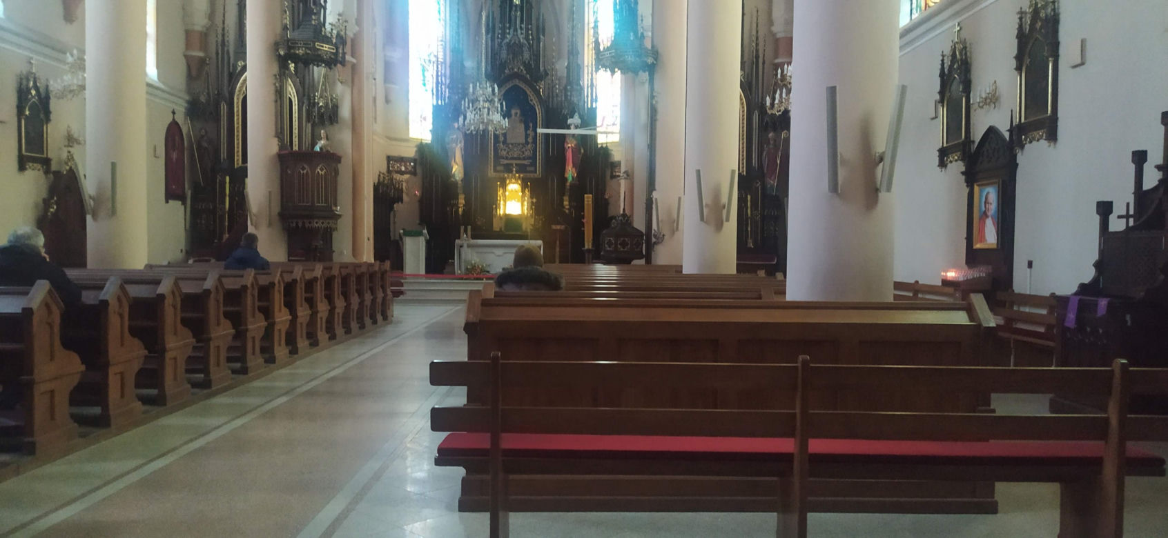 Skandal w Łosicach. Ksiądz gwałcił parafiankę
