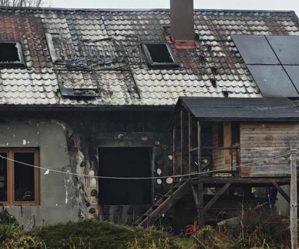 Ogień pojawił się o świcie. Rodzina straciła wszystko. Nie mają dokąd wrócić