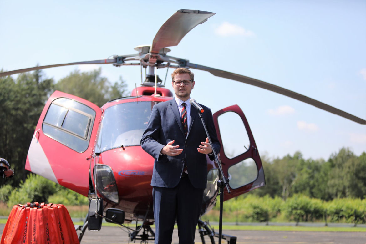 Nad lasami w woj. śląskim lata helikopter. Chodzi o ochronę przeciwpożarową [ZDJĘCIA]