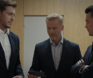 M jak miłość, odcinek 1913. Marcin (Mikołaj Roznerski), Jakub Karski (Krzysztof Kwiatkowski), Andrzej Budzyński (Krystian Wieczorek)