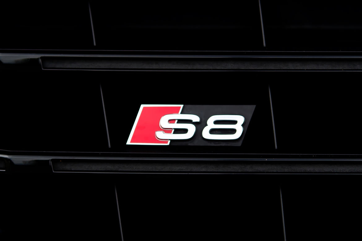 Audi S8 plus 4.0 V8 TFSI quattro