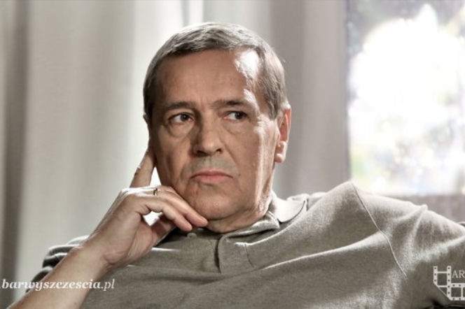 Barwy szczęścia odc. 1091. Zenek Grzelak (Jan Pęczek)