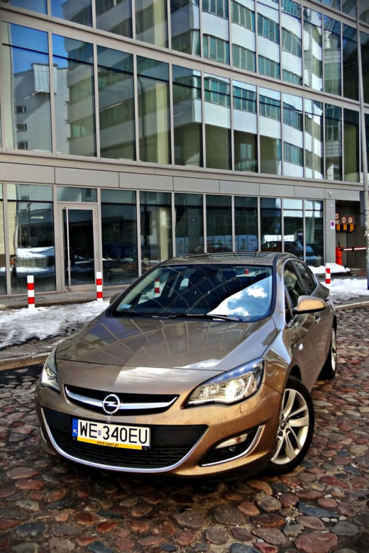 Opel Astra Sedan (Astra J)