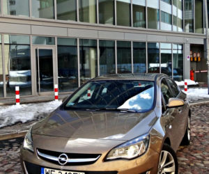 Opel Astra Sedan (Astra J)