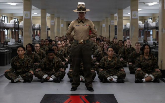 Kobiety w wojsku pod lupą Pentagonu. Czy dekada zmian zostanie cofnięta?