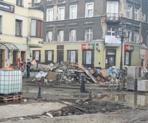 Pękła tama, fala zalała miasto. Dwa lata od koszmaru na Dolnym Śląsku. Dzieci płakały