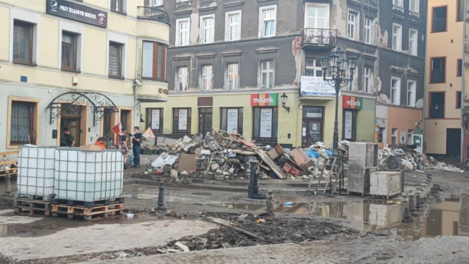Pękła tama, fala zalała miasto. Dwa lata od koszmaru na Dolnym Śląsku. "Dzieci płakały"