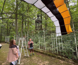 Połączyłaby Tarnowskie Góry z Wrocławiem. 200 km włóczki zamieniło się w dzieło sztuki