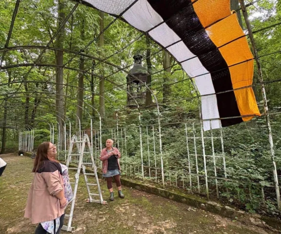200 km włóczki zamieniło się w dzieło sztuki