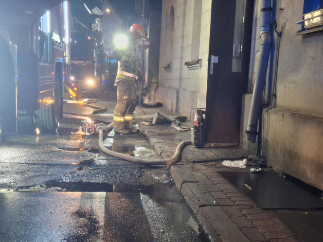 Kolejny pożar mieszkania w kamienicy w Kościanie. Ewakuowano kilka osób