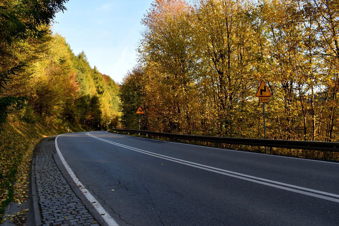 Małopolska wieś, która zachwyciła filmowców. Jesienią można poczuć się jak na planie