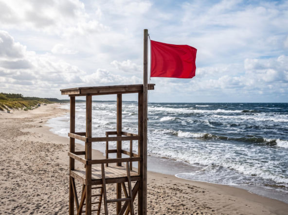 Sinice Mrzeżyno. Czy w Mrzeżynie można się kąpać 24.08? Flaga, warunki pogodowe
