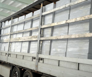 Wełna mineralna maskowała kontrabandę za prawie 10 mln zł [ZDJĘCIA]
