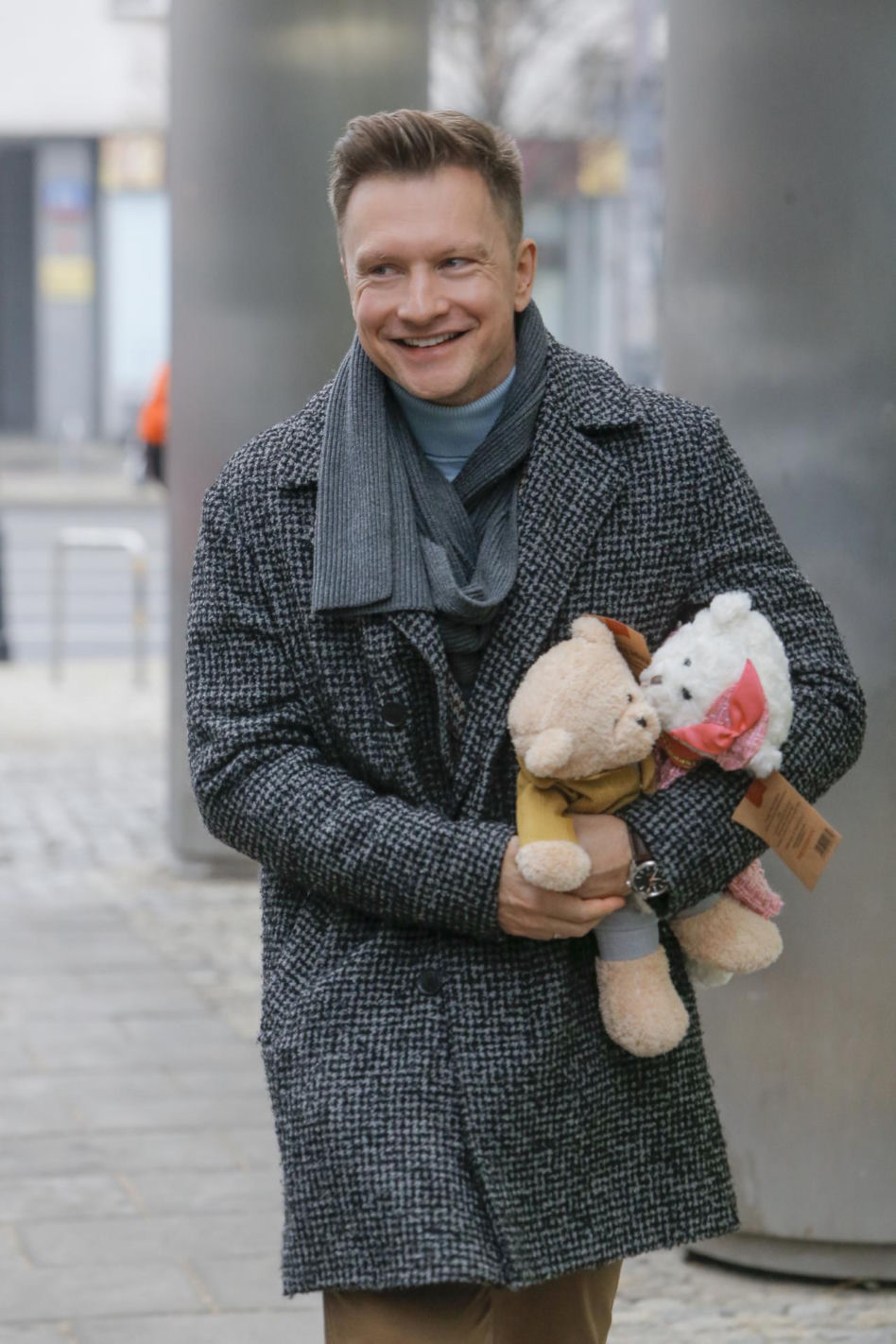 Od nastolatka z "Na Wspólnej" do eleganckiego mężczyzny. Tak zmieniał się Jakub Wesołowski