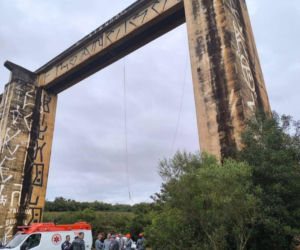 Horror podczas skoku na bungee! Zapomnieli o linie