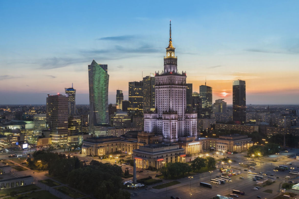 Wygrywa rzecz jasna Warszawa -  1 861 975 mieszkańców.