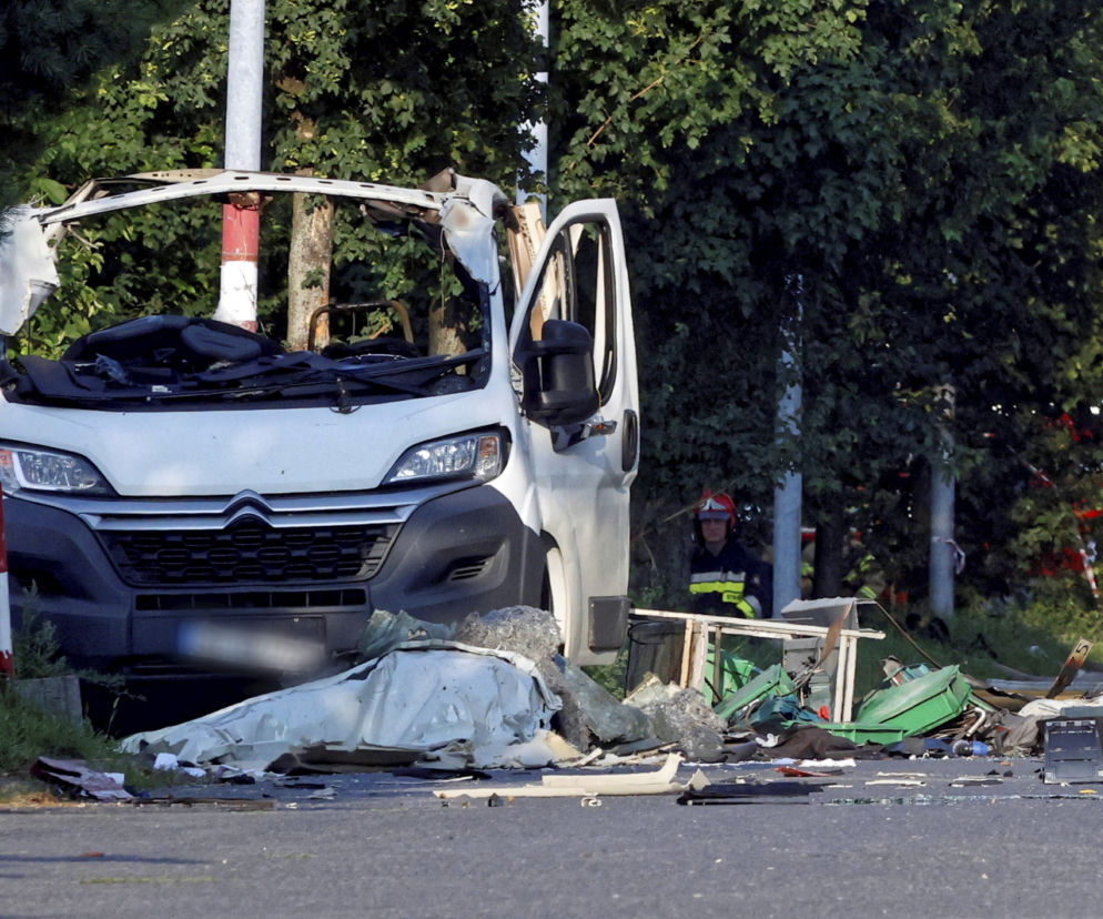 Częstochowa. Wybuch butli z gazem w aucie zabił 2 osoby. Akcja może potrwać dobę