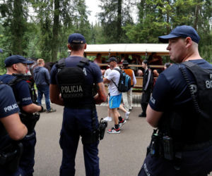Protesty przeciwko konnemu transportowi nad Morskim Okiem