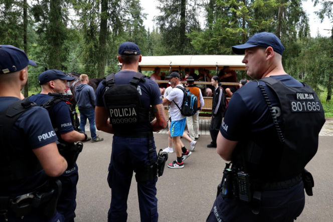Protesty przeciwko konnemu transportowi nad Morskim Okiem