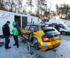 Złota Skoda Fabia R5 zespołu rajdowego Miko Marczyk Motorsport